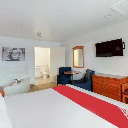 Oyo Hotel San Antonio Near At&T Center Zewnętrze zdjęcie